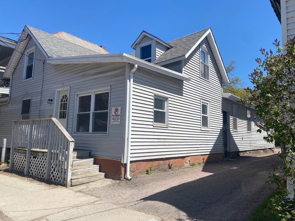 72 Hyde St in Burlington, VT - Building Photo