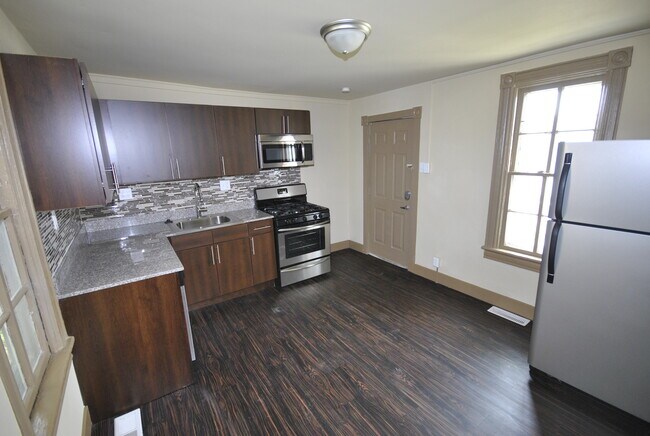 201 E Madison St in Ann Arbor, MI - Building Photo - Building Photo