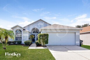 6931 Waterbrook Ct in Gibsonton, FL - Building Photo