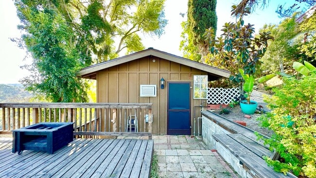 2706 Vía Del Robles in Fallbrook, CA - Building Photo - Building Photo