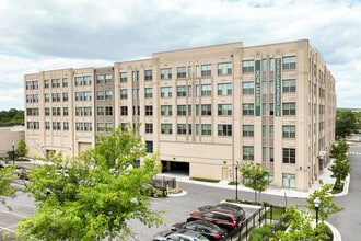 Fairchild Apartments in Germantown, MD - Foto de edificio - Building Photo