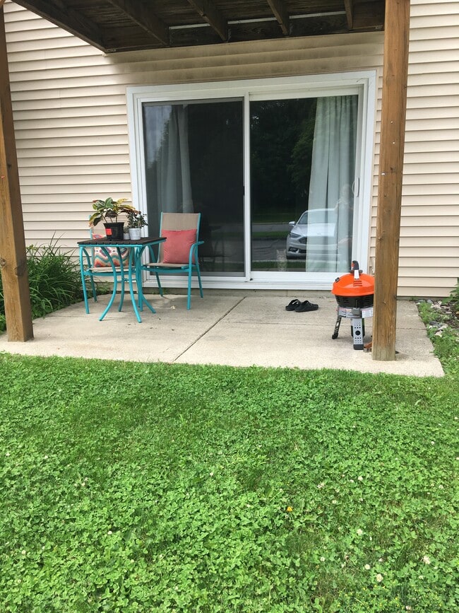 property at 952 Bloomfield Village Blvd