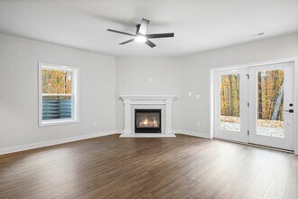 5325 Bennett Brae Pl, Unit HUGE Luxury apartment. in La Plata, MD - Building Photo - Building Photo