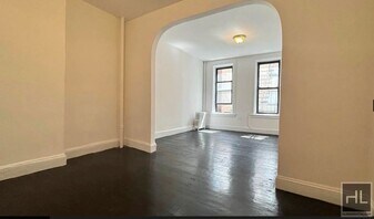 EAST 70 STREET, Unit 2 in New York, NY - Building Photo