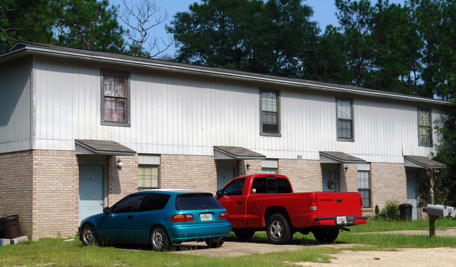 505 Johnson St in Valparaiso, FL - Foto de edificio - Building Photo