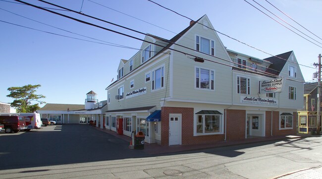 337 Commercial St in Provincetown, MA - Building Photo - Building Photo
