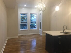 7 Ashford St, Unit 1 in Boston, MA - Foto de edificio - Building Photo