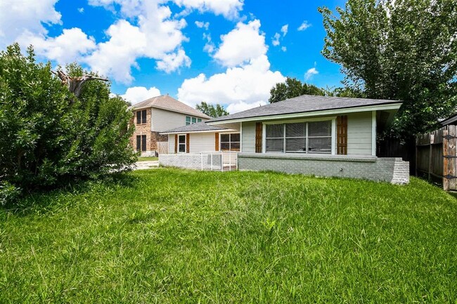 1623 Camille St in Pasadena, TX - Building Photo - Building Photo
