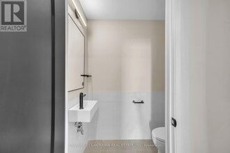 38 Front St in Quinte West, ON - Building Photo - Building Photo