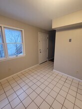 2207 Weathered Rock Rd, Unit Apartment B in Jefferson City, MO - Foto de edificio - Building Photo