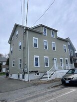 19 Catherine St in Bristol, RI - Building Photo