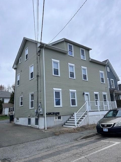 19 Catherine St in Bristol, RI - Building Photo