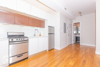 64 St James Pl in Brooklyn, NY - Building Photo - Building Photo