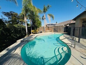 9928 Grand View Summit Dr in Bakersfield, CA - Building Photo - Building Photo