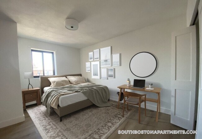 740 E 7th St, Unit 1 in Boston, MA - Foto de edificio - Building Photo