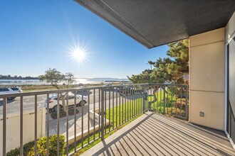 The Dunes in Alameda, CA - Building Photo - Building Photo