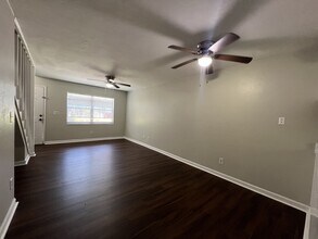 5315 NW 20th Way in Gainesville, FL - Building Photo - Building Photo