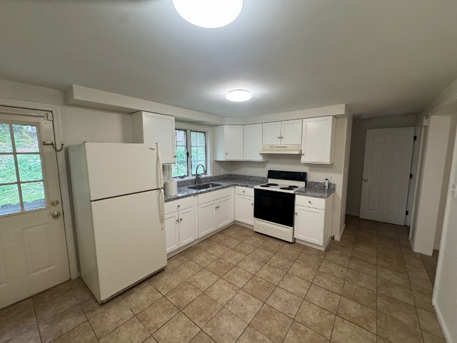 property at 423 Grafton St