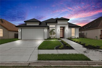 1416 N Lookout Dr in Edinburg, TX - Building Photo - Building Photo