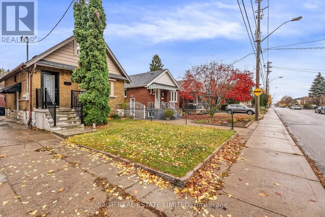 509 Sammon Ave in Toronto, ON - Building Photo - Building Photo