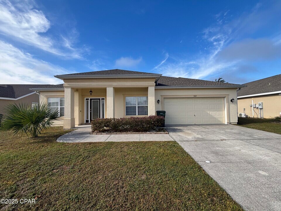 3421 Cherry Ridge Rd in Lynn Haven, FL - Building Photo