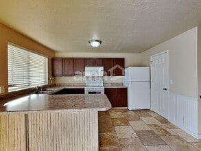 373 W 2200 N in Lehi, UT - Foto de edificio - Building Photo