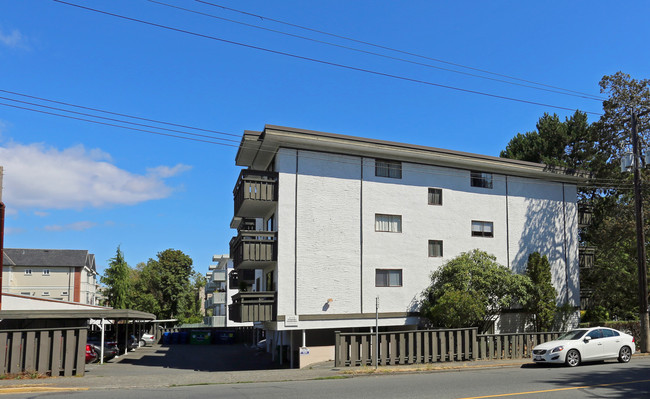 Winton House in Victoria, BC - Building Photo - Building Photo