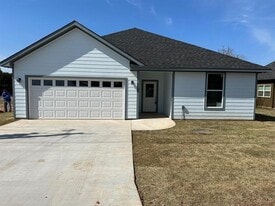 2500 San Gabriel Dr in Granbury, TX - Building Photo