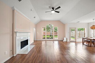 7319 Emerald Glen Dr in Sugar Land, TX - Building Photo - Building Photo