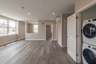 Residences at 530 and 540 Chestnut in Manchester, NH - Building Photo - Interior Photo