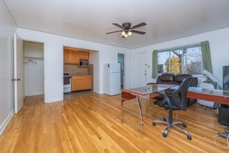 Myrtle Apartments - All Utilities Included in Los Alamos, NM - Building Photo - Interior Photo