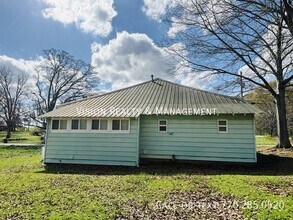 240 Clem Lowell Rd in Carrollton, GA - Building Photo - Building Photo