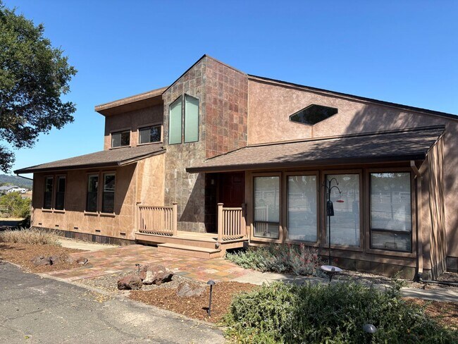 4453 La Paz Ln in Santa Rosa, CA - Building Photo - Building Photo