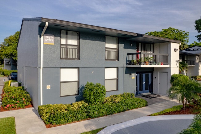 The Osprey in Tamarac, FL - Foto de edificio - Building Photo