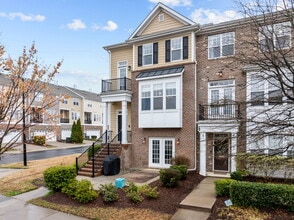 10122 Glen Autumn Rd in Raleigh, NC - Building Photo - Building Photo