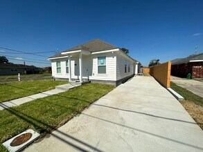 3400 Jackson Blvd in Chalmette, LA - Building Photo - Building Photo