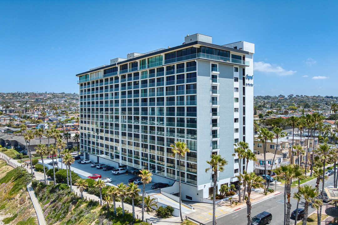 Capri By The Sea in San Diego, CA - Building Photo