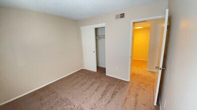 5902 W Golden Ln in Glendale, AZ - Building Photo - Building Photo