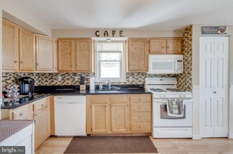43 Waterview Rd in Dundalk, MD - Building Photo - Building Photo