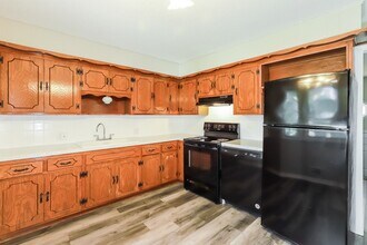 804 N Troost St in Olathe, KS - Building Photo - Building Photo
