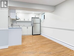 113 Parkway Ave in Markham, ON - Building Photo - Building Photo