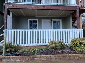 2667 Lakeshore Blvd, Unit 3 in Lakeport, CA - Foto de edificio - Building Photo