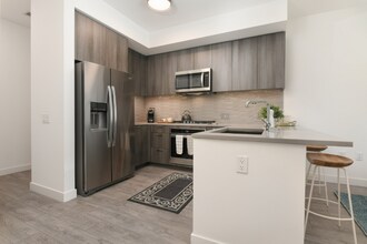853 W Madison St in Chicago, IL - Building Photo - Building Photo
