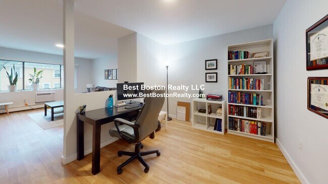 19 Central St in Somerville, MA - Foto de edificio - Building Photo