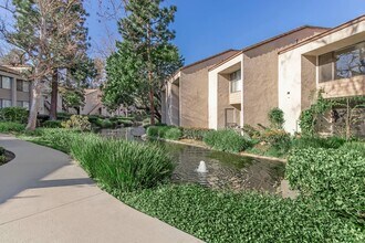 Huntington Lakes Apartments in Huntington Beach, CA - Building Photo - Building Photo