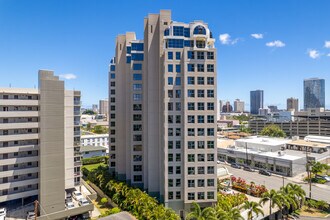 Queen Victoria Condominiums in Honolulu, HI - Building Photo - Building Photo