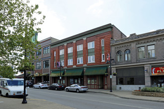 The 122 Building in Auburn, WA - Foto de edificio - Building Photo