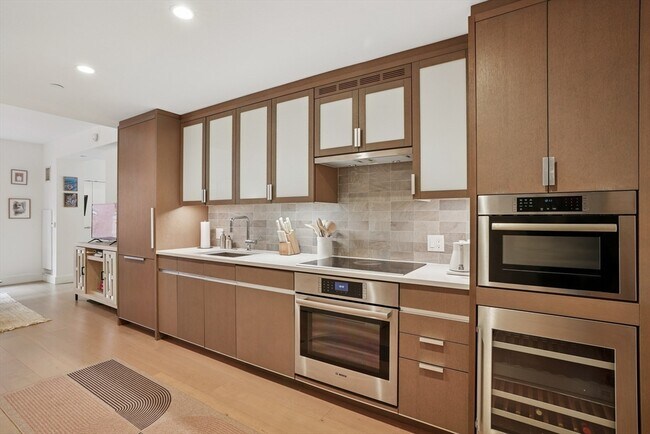 100 Lovejoy Wharf, Unit 1