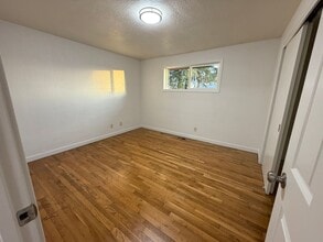 1316 C St in Independence, OR - Building Photo - Building Photo