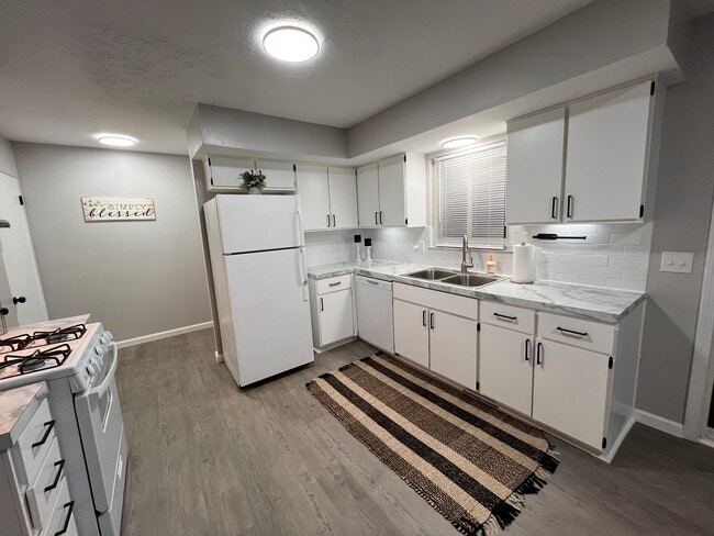 Cypress West Fairlawn Apartments